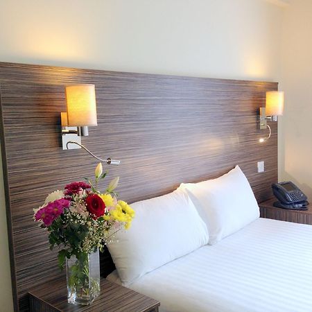 וולברהאמפטון Ely House Hotel מראה חיצוני תמונה