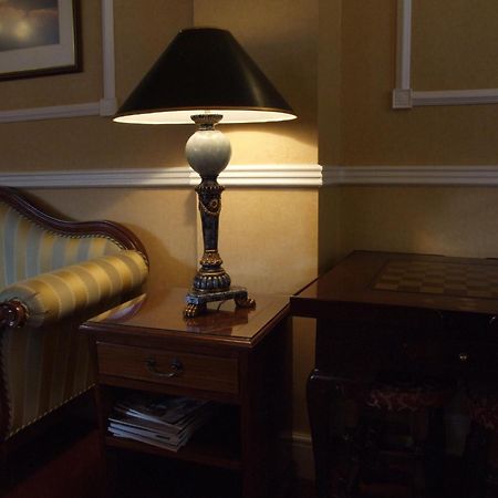 וולברהאמפטון Ely House Hotel מראה חיצוני תמונה