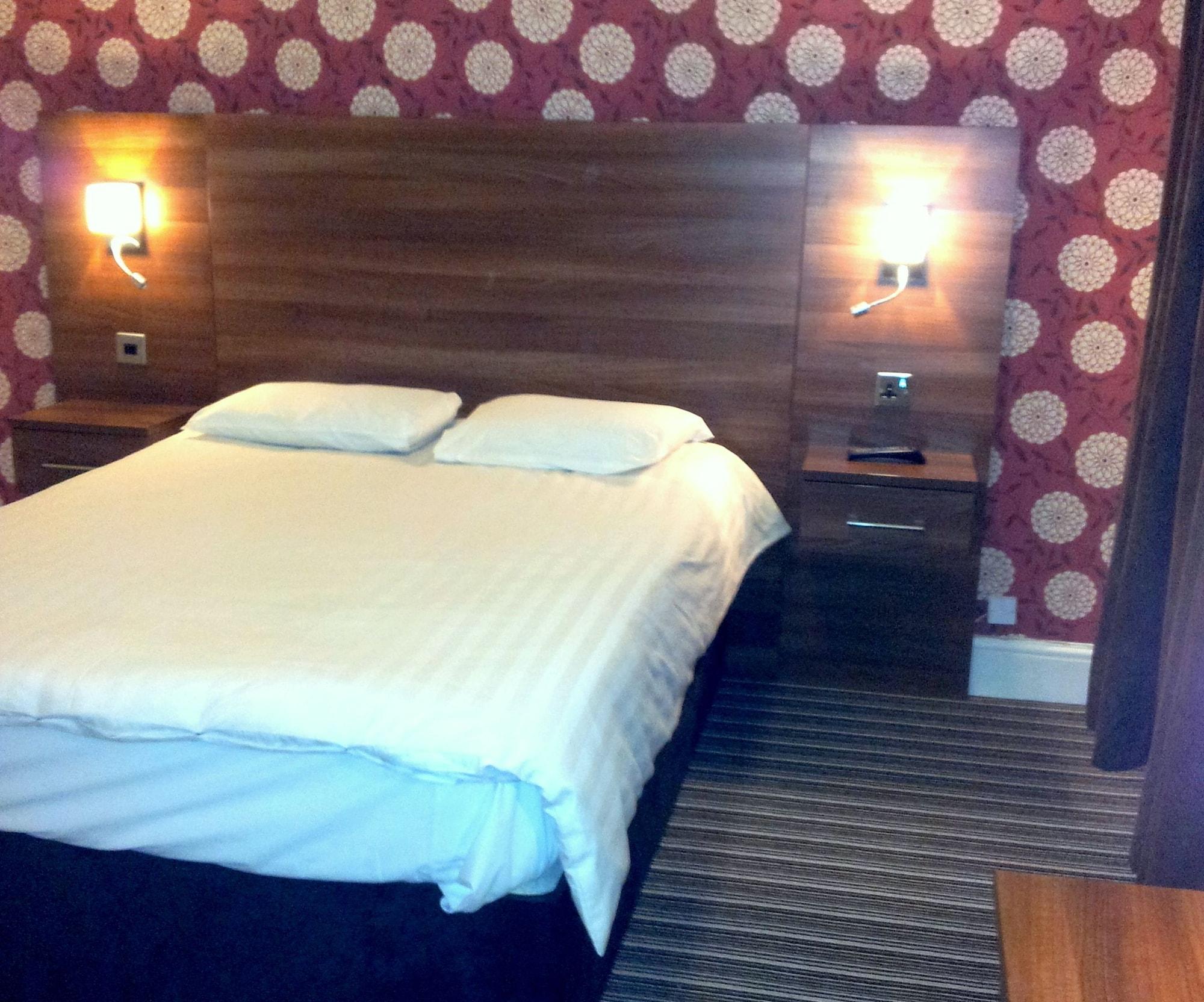 וולברהאמפטון Ely House Hotel מראה חיצוני תמונה