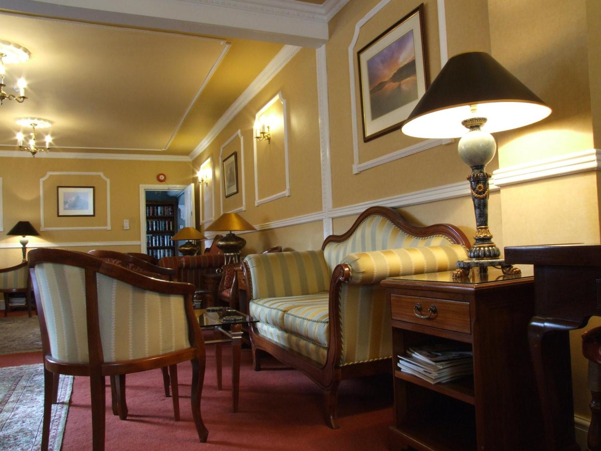 וולברהאמפטון Ely House Hotel מראה חיצוני תמונה